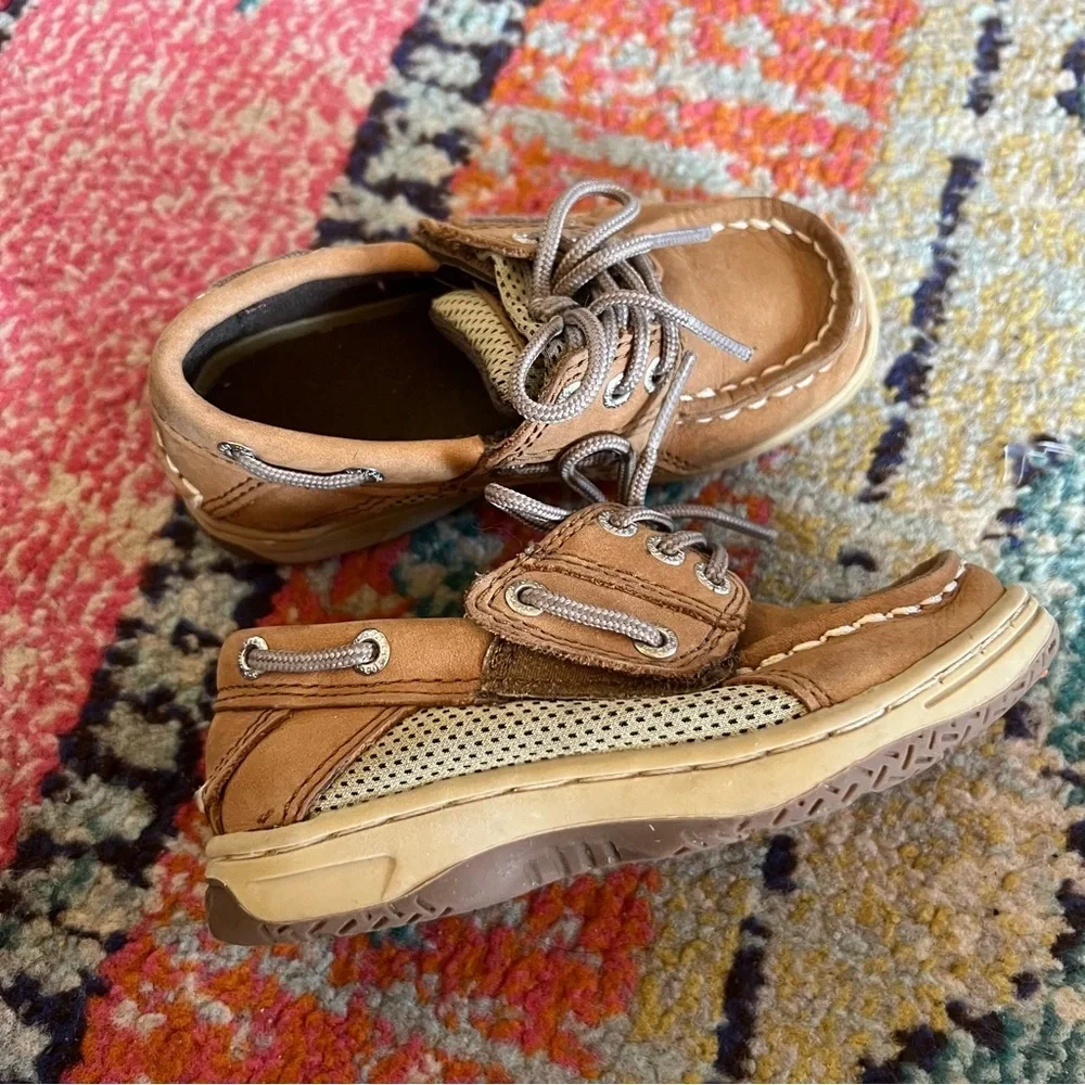 Sperry Kids Tan Boat Shoes size 8